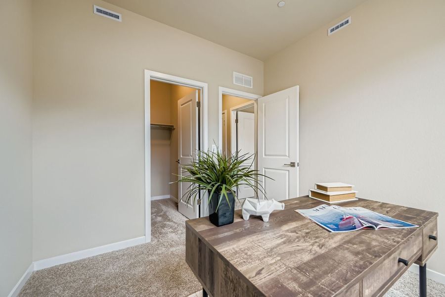 2773 Bear Springs Cir, Longmont, CO.  - Slide 21