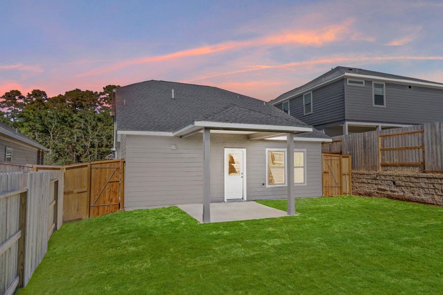 Exterior details and patio area of a home in Westridge Cove, Panorama Village (Image 18).