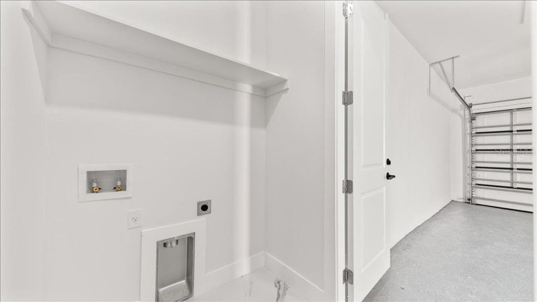 Spacious, unfurnished interior of a new home in , Lehigh Acres (Image 19).