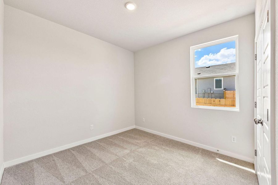 Spacious, unfurnished interior of a new home in Cloverleaf, Austin (Image 30).