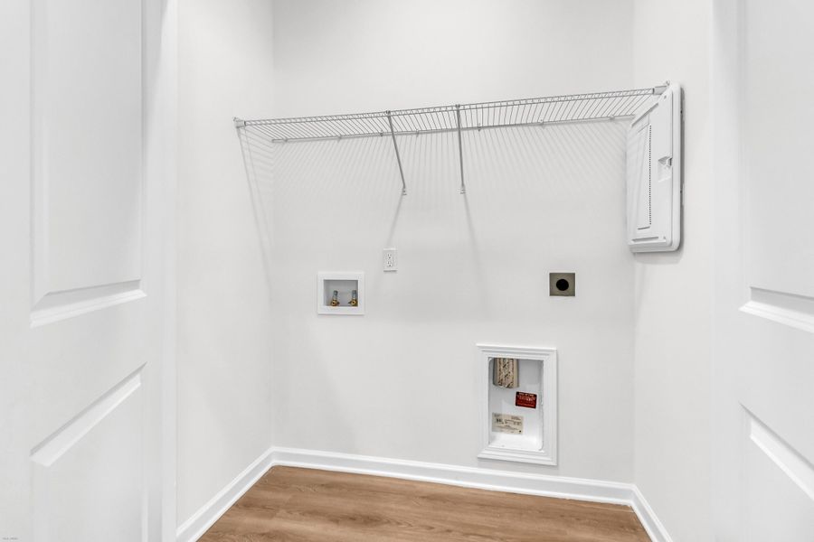 Spacious, unfurnished interior of a new home in , North Charleston (Image 15).