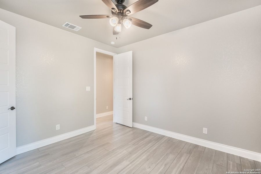 Spacious, unfurnished interior of a new home in , La Vernia (Image 34). Spacious, unfurnished interior of a new home in , La Vernia (Image 34).