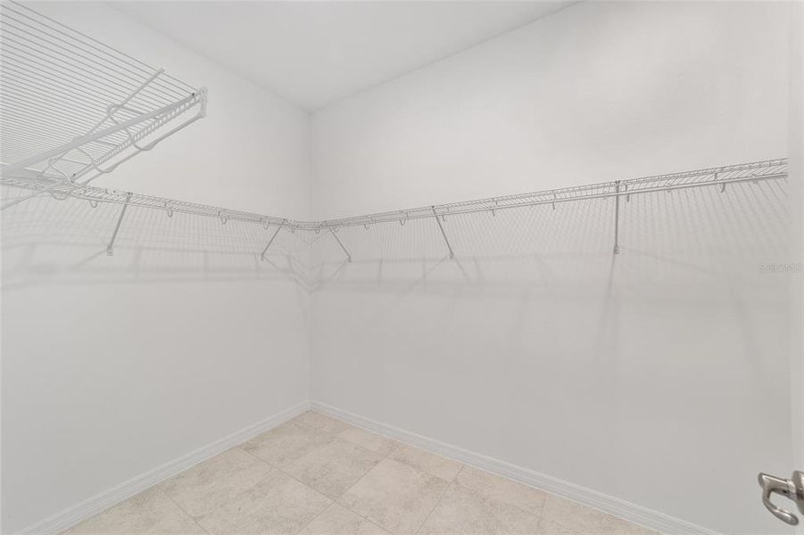 Spacious, unfurnished interior of a new home in Calesa Township, Ocala (Image 49).