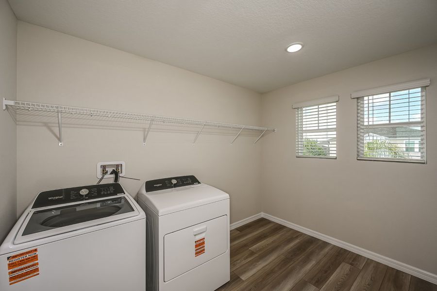 Close-up of interior finishes inside a home in Pasadena Ridge, Dade City (Image 9).