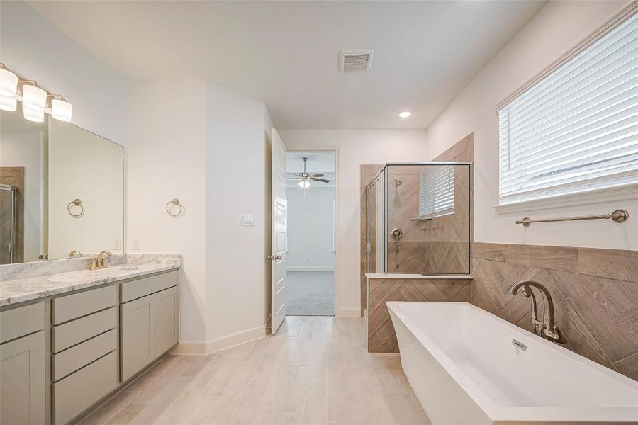 Furnished interior view inside a new home in Lago Mar, Texas City (Image 14).