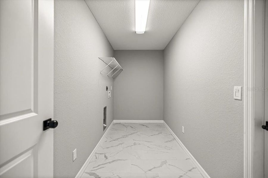 Spacious, unfurnished interior of a new home in , Ocala (Image 26).