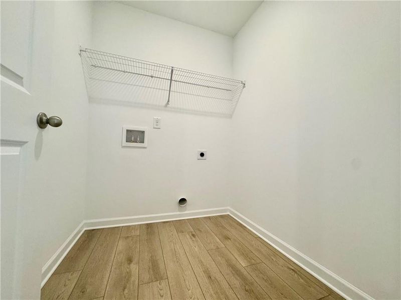 Spacious, unfurnished interior of a new home in Eastlyn Crossing, Flowery Branch (Image 25). Spacious, unfurnished interior of a new home in Eastlyn Crossing, Flowery Branch (Image 25).