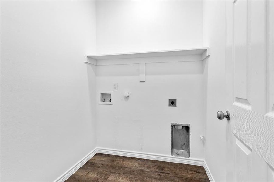 Spacious Laundry Room Spacious Laundry Room