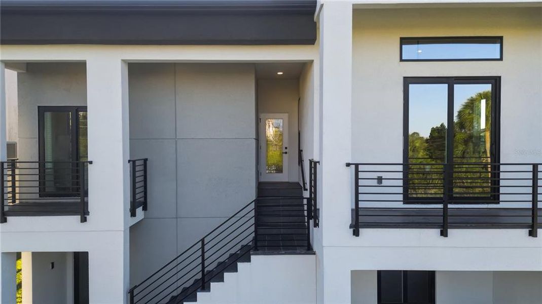 Exterior details and patio area of a home in , New Port Richey (Image 28).