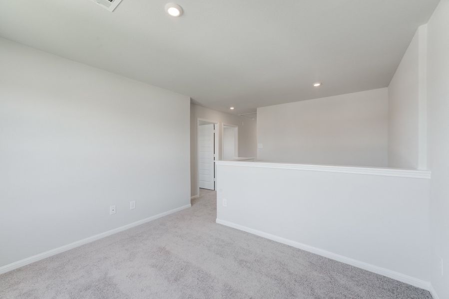 Spacious, unfurnished interior of a new home in Park Central, Mineola (Image 32).