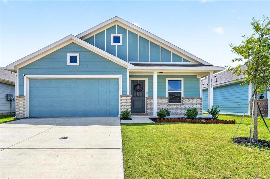 Front exterior of a new home in Bridgewater, Princeton, TX, highlighting curb appeal (Image 23). Front exterior of a new home in Bridgewater, Princeton, TX, highlighting curb appeal (Image 23).