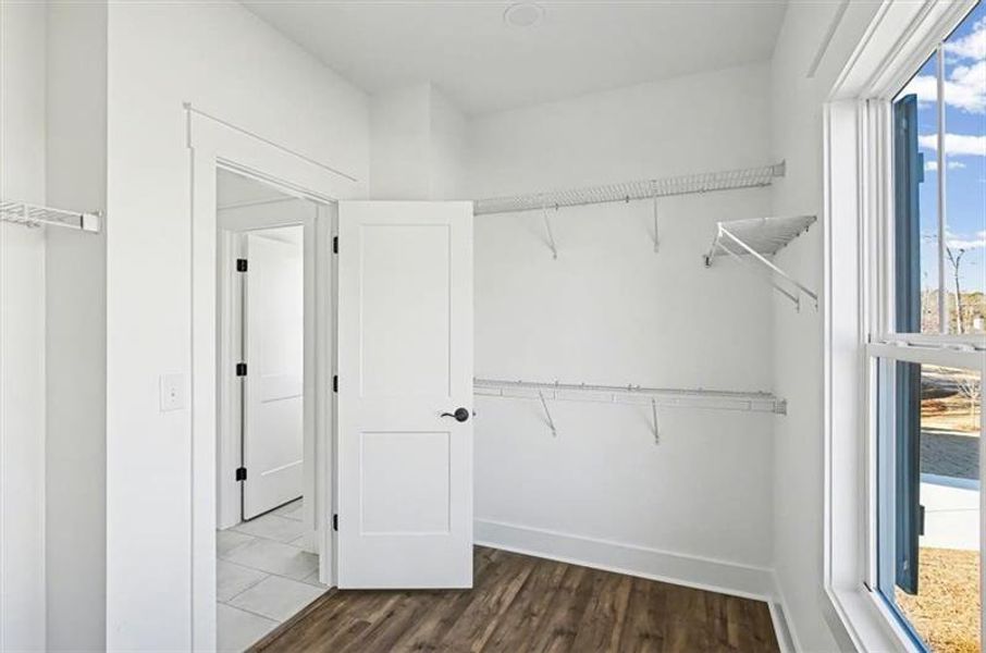 Spacious, unfurnished interior of a new home in , Waleska (Image 27).