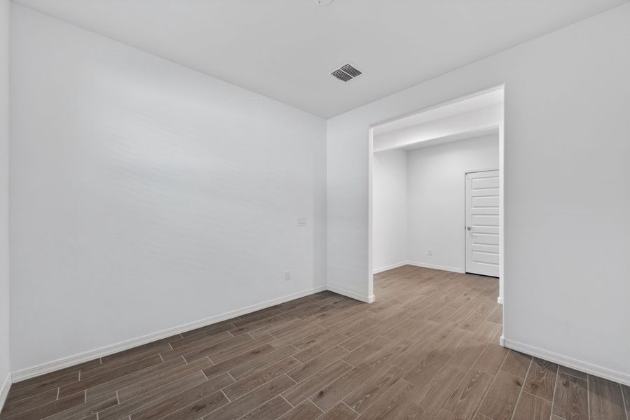 Spacious, unfurnished interior of a new home in Artisan at Asante, Surprise (Image 23). Spacious, unfurnished interior of a new home in Artisan at Asante, Surprise (Image 23).