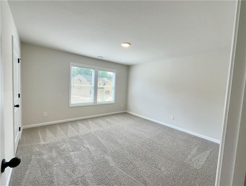 Spacious, unfurnished interior of a new home in , Auburn (Image 37).