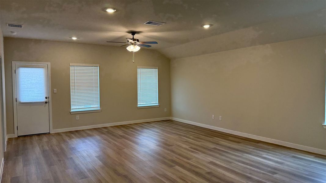 Spacious, unfurnished interior of a new home in London Towne, Corpus Christi (Image 11). Spacious, unfurnished interior of a new home in London Towne, Corpus Christi (Image 11).