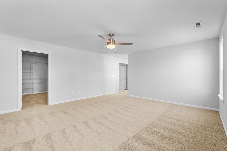 Spacious, unfurnished interior of a new home in Hanes Lake, Winston-Salem (Image 33).