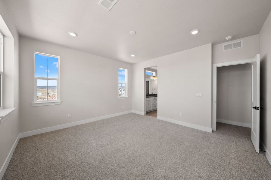 Spacious, unfurnished interior of a new home in Trumark Homes at Sterling Ranch, Littleton (Image 16).