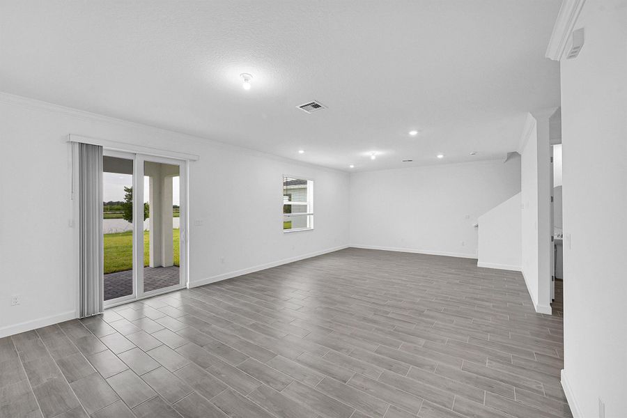 Spacious, unfurnished interior of a new home in Seagrove: The Indies, Fort Pierce (Image 16).