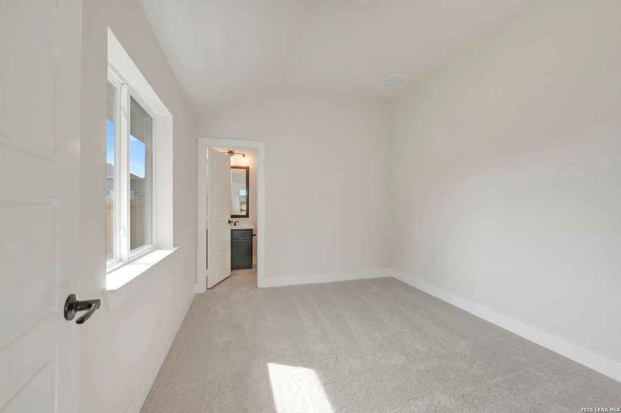 Spacious, unfurnished interior of a new home in Meyer Ranch – Legacy Series, New Braunfels (Image 21).