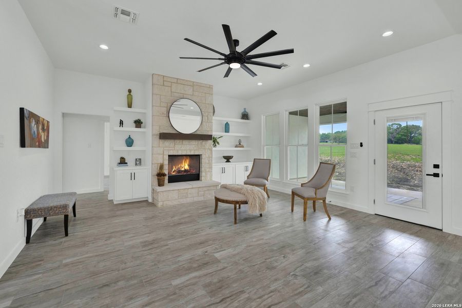 Furnished interior view inside a new home in , Seguin (Image 7).