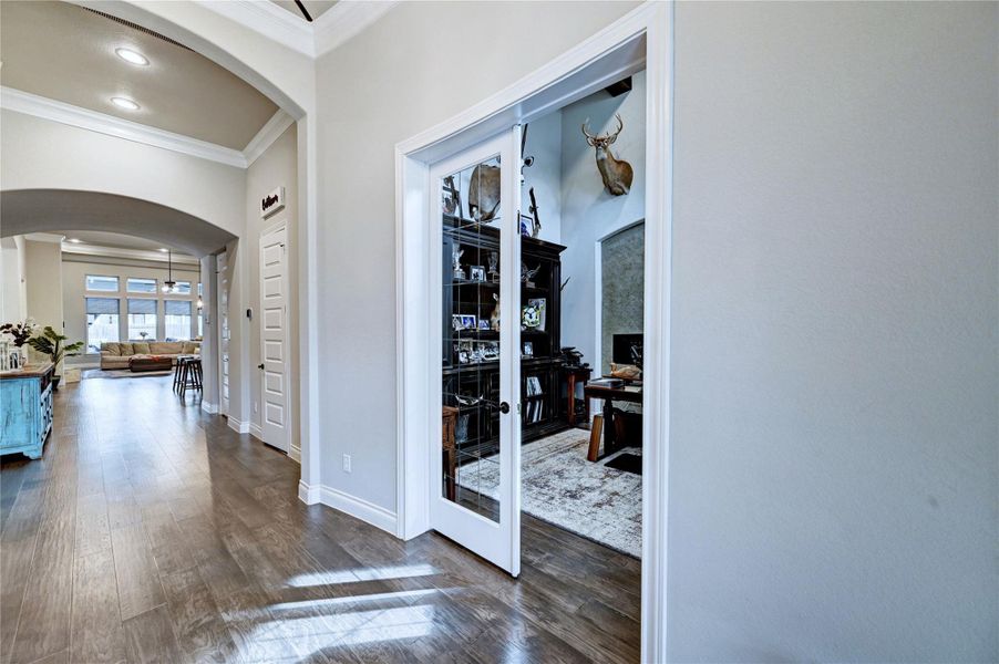 Furnished interior view inside a new home in Artavia 70′, Conroe (Image 5).