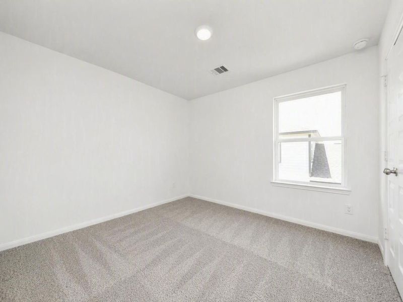 Spacious, unfurnished interior of a new home in Hill & Dale Ranch, Splendora (Image 26).