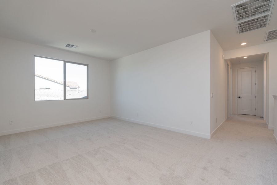 Spacious, unfurnished interior of a new home in Soleo, San Tan Valley (Image 12).
