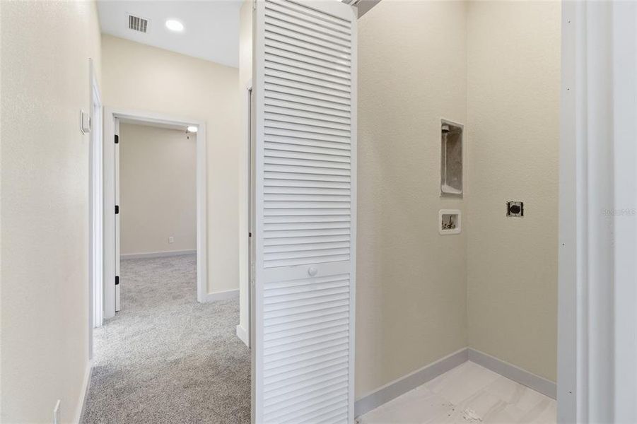 Spacious, unfurnished interior of a new home in , St. Petersburg (Image 44).