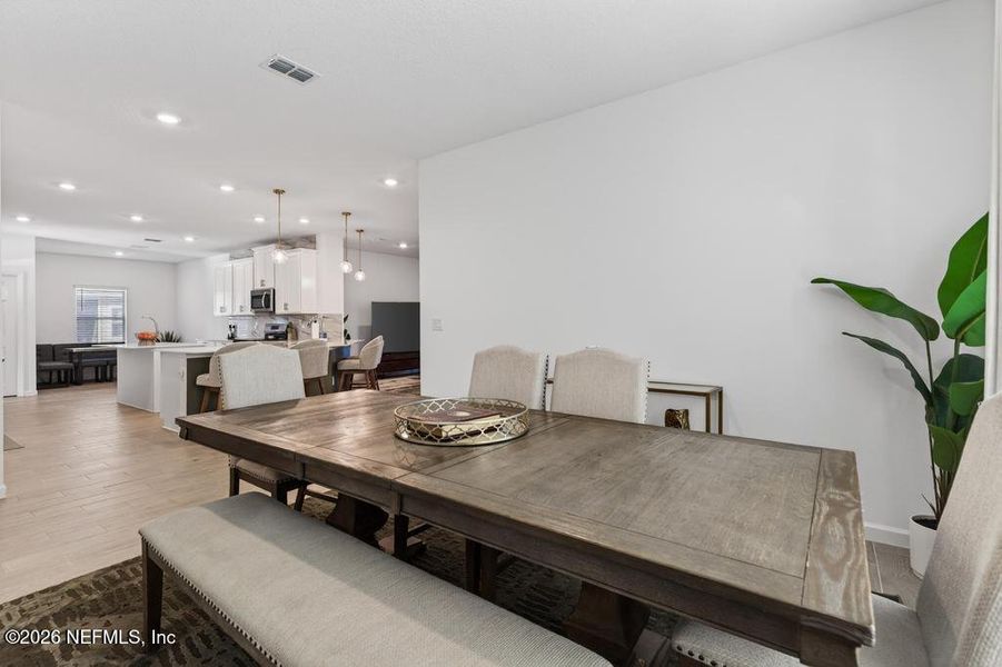 Furnished interior view inside a new home in Seaton Creek, Jacksonville (Image 34).