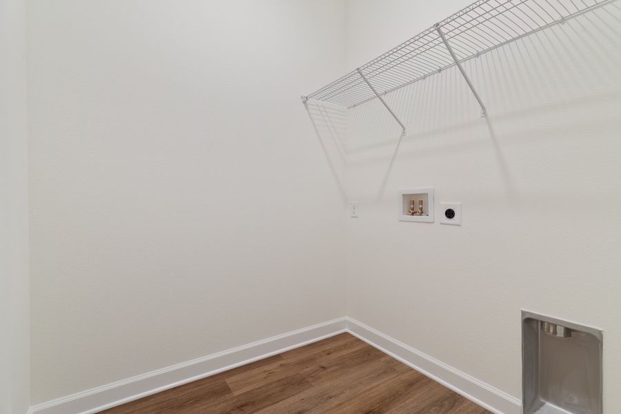 Representative unfurnished interior of a home built from the Maybell I by CJL Homes in Oak Hollow, Crestview (Image 23).