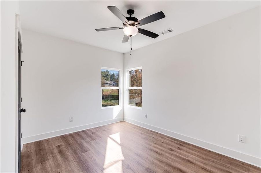 Spacious, unfurnished interior of a new home in , Dallas (Image 16).