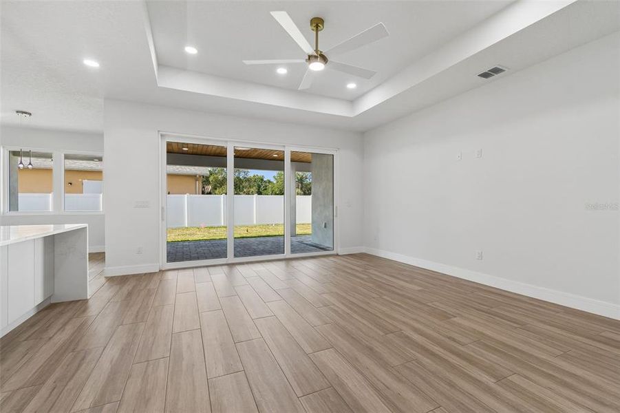 Spacious, unfurnished interior of a new home in , Tampa (Image 41).