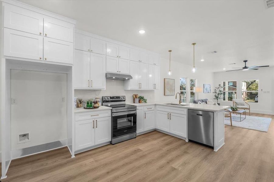 Furnished interior view inside a new home in , Fort Worth (Image 9). Furnished interior view inside a new home in , Fort Worth (Image 9).