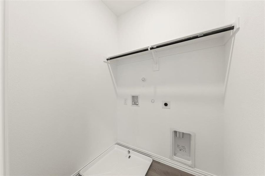 26. 905 Janwood - Utility