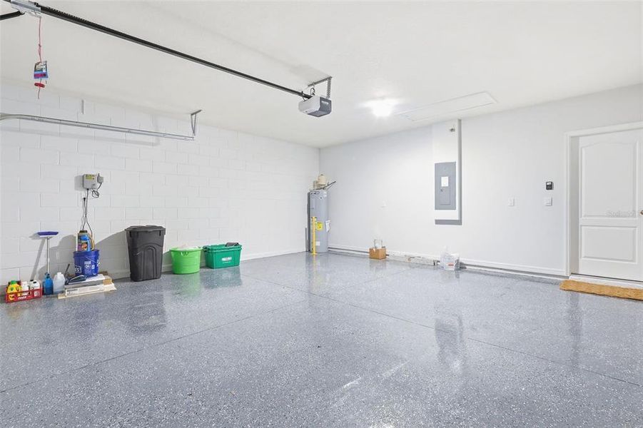 Spacious, unfurnished interior of a new home in , New Smyrna Beach (Image 20).