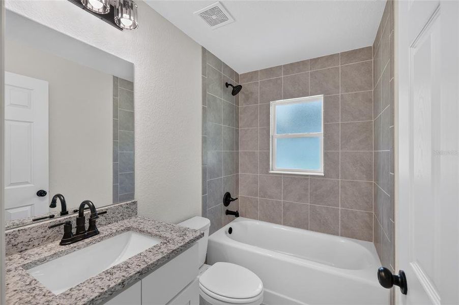 Furnished interior view inside a new home in , Ocklawaha (Image 9).