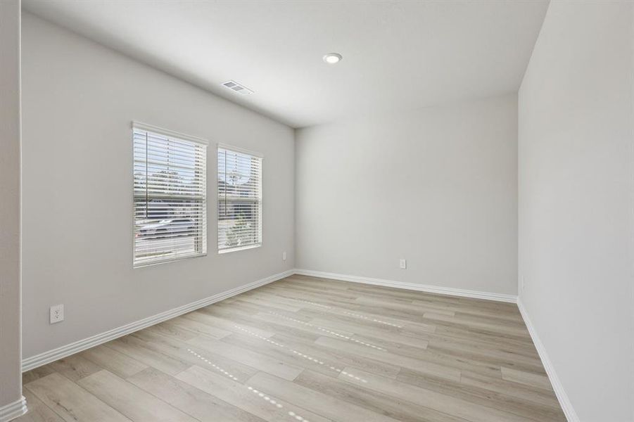 Spacious, unfurnished interior of a new home in Southridge - Signature Series, McKinney (Image 19). Spacious, unfurnished interior of a new home in Southridge - Signature Series, McKinney (Image 19).