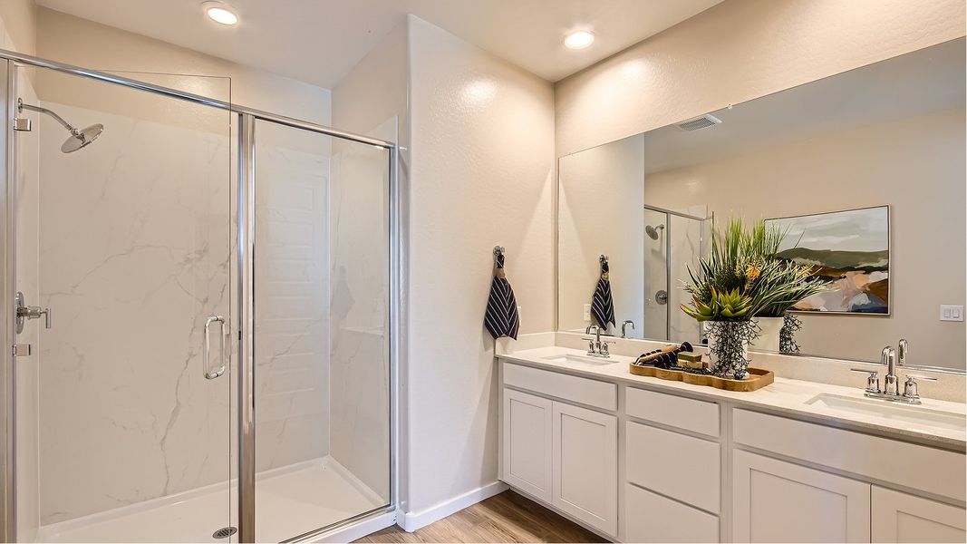 2020 Windsor Owners Bath 1of2 F2 Base2 2020 Windsor Owners Bath 1of2 F2 Base2