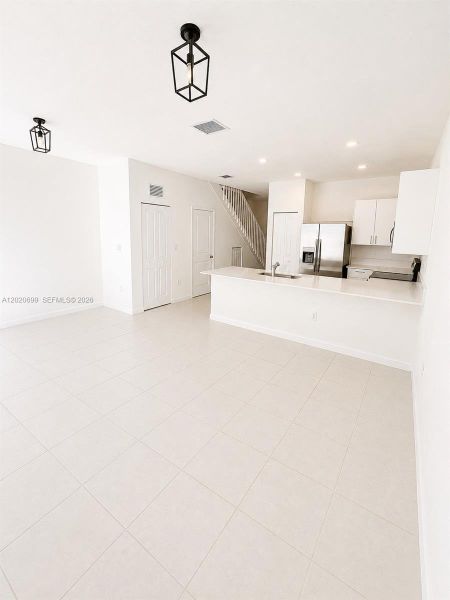 Spacious, unfurnished interior of a new home in , Homestead (Image 14).