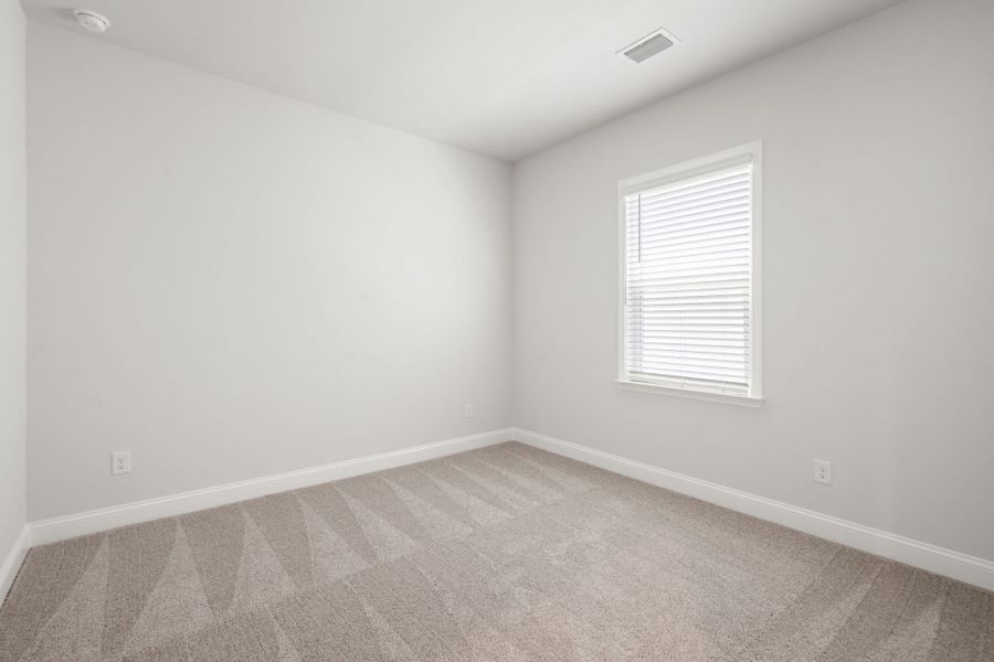 Spacious, unfurnished interior of a new home in Waterways, Richmond Hill (Image 23).