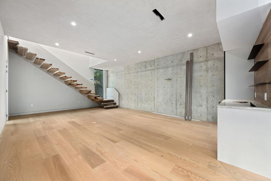 Spacious, unfurnished interior of a new home in , West Lake Hills (Image 23).