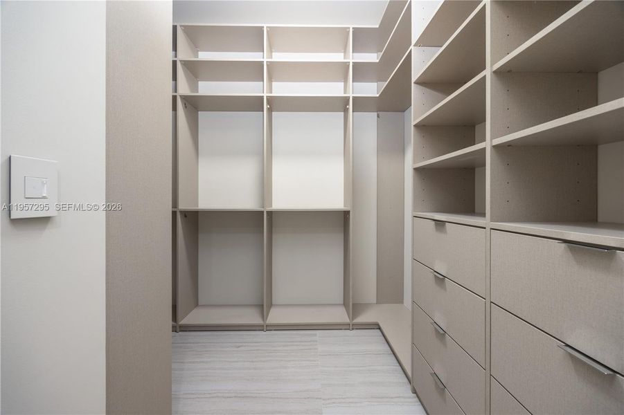 Image 37 of a home in .