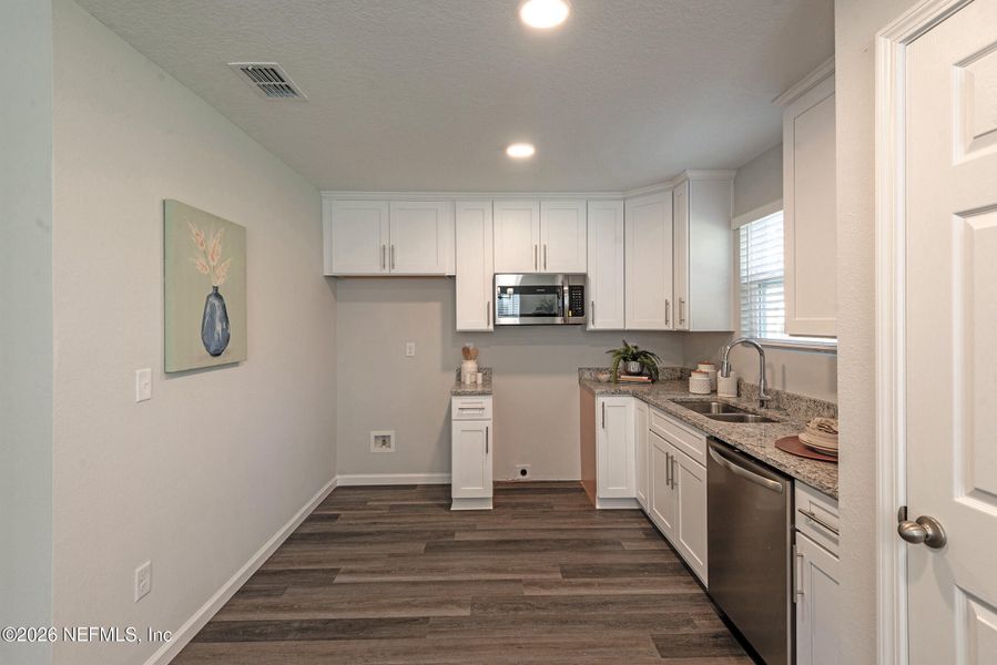 Furnished interior view inside a new home in , Jacksonville (Image 6).