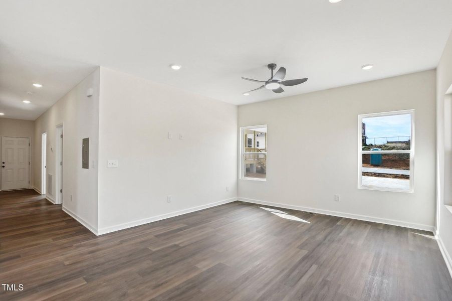 6-web-or-mls-Gilmer St-006 6-web-or-mls-Gilmer St-006