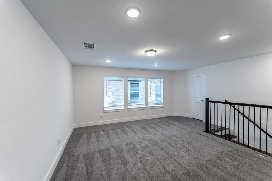 Spacious, unfurnished interior of a new home in Santa Rita Ranch, Liberty Hill (Image 18).