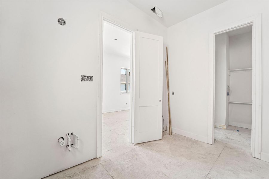 Spacious, unfurnished interior of a new home in , Houston (Image 13).