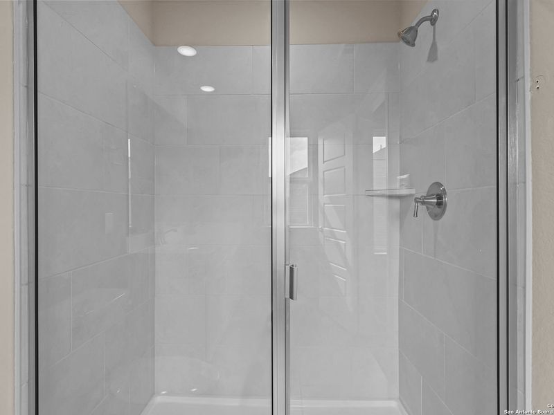 Image 37 of a home in Royal Crest.