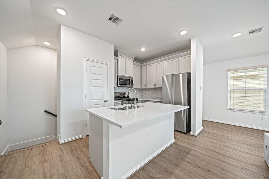 Furnished interior view inside a new home in , Missouri City (Image 7).