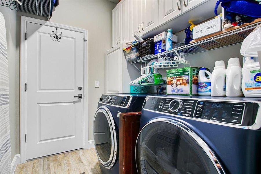 Close-up of interior finishes inside a home in , Deltona (Image 21).