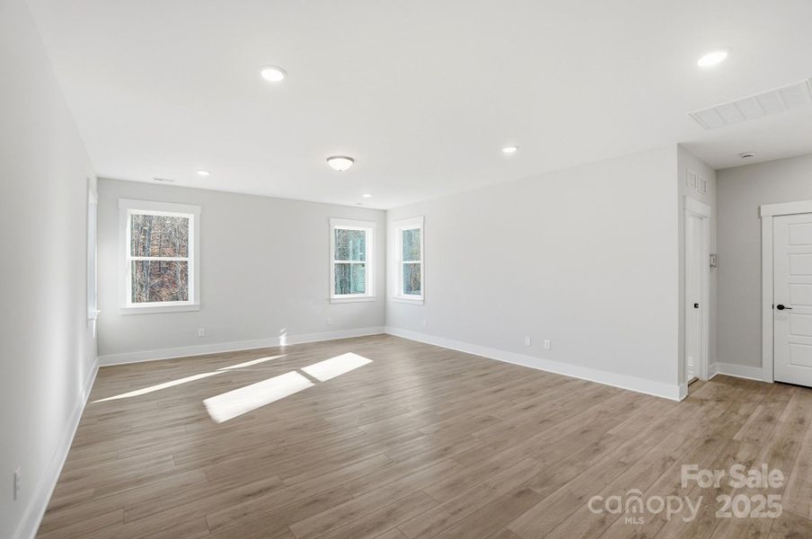 Spacious, unfurnished interior of a new home in Robinson Oaks, Gastonia (Image 43).